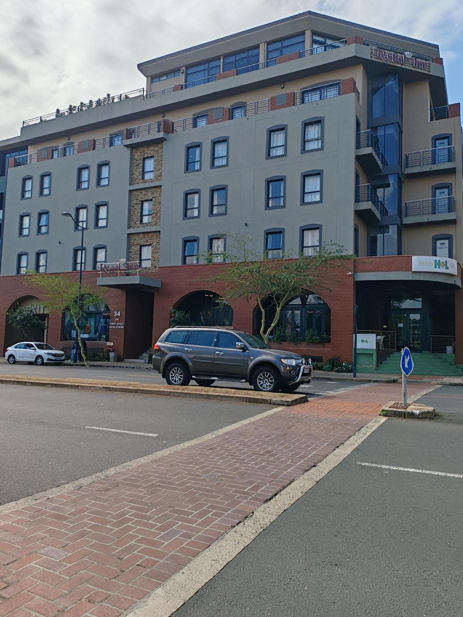 Regal Inn Umhlanga Gateway Дурбан Экстерьер фото