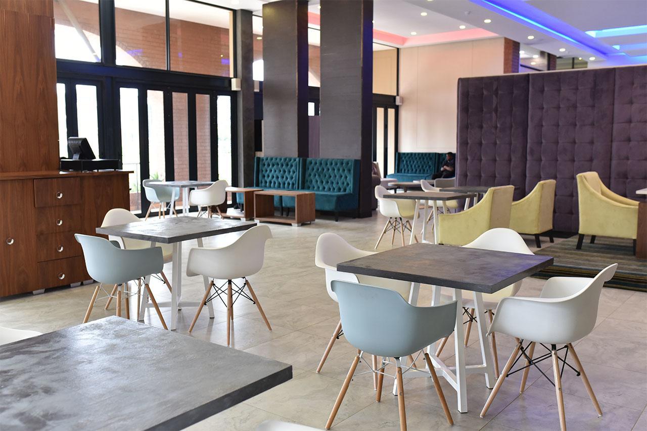 Regal Inn Umhlanga Gateway Дурбан Экстерьер фото